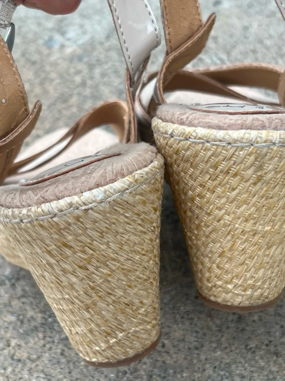 b.o.c. Cream Patent Leather Espadrille Platform Wedge Sandals Size 9 Y2K Vintage